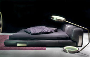 Stehleuchte / originelles Design / Messing / Vorderseite aus Hartglas