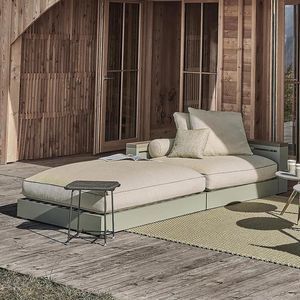 Ottomane / minimalistisches Design 1