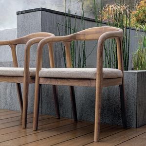 moderner Gartenstuhl 1