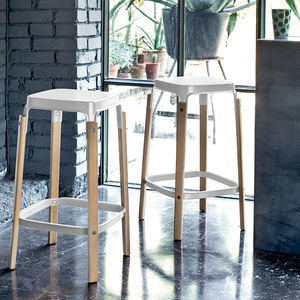 moderner Barhocker