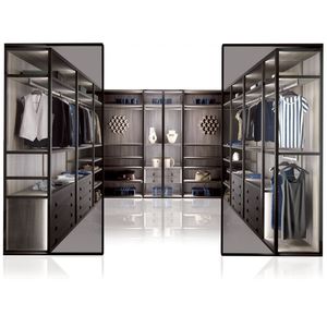 Begehbarer Kleiderschrank / Eck