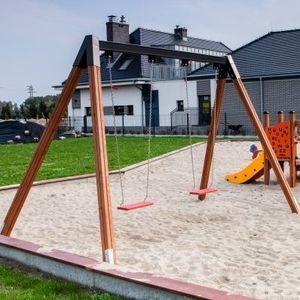 Holzschaukel