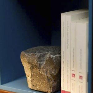 Basalt-Buchstütze