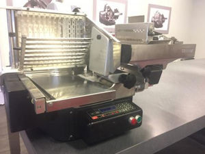 Lebensmittel-Schneidemaschine / Käse 1