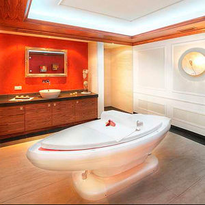 Wassermassageliege mit Vichy-Dusche 1