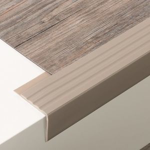 PVC-Treppenkante 1