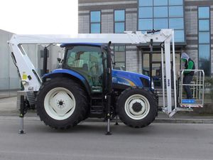 Teleskopbühne für Traktoranbau