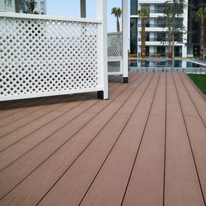 Terrassendiele / Verbundmaterial aus Holz 1