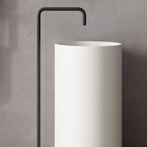 bodenstehendes Waschbecken 1