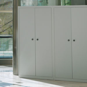 hoher Aktenschrank