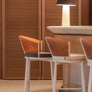 moderner Barhocker