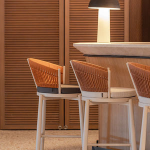 moderner Hocker