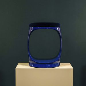 moderner Hocker