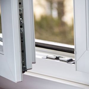 Scharnier für Fenster