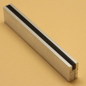 Trennfuge / anodisiertes Aluminium 1