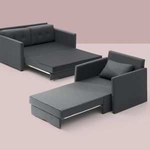 Sofa mit Kissen 1