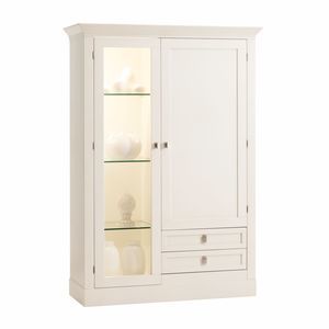 traditioneller Vitrinenschrank