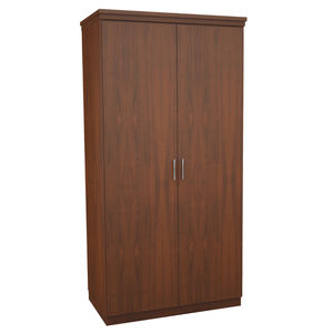 klassischer Kleiderschrank