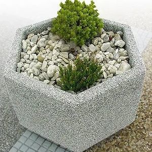 Beton-Pflanzkübel