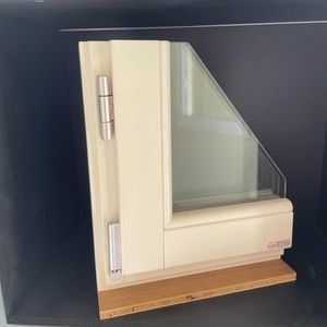 maßgefertigter Fensterrahmen