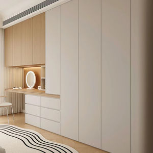 Begehbarer Kleiderschrank / Modul
