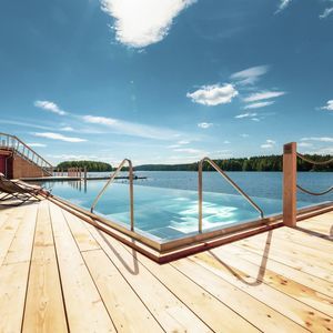 schwimmendes Schwimmbecken