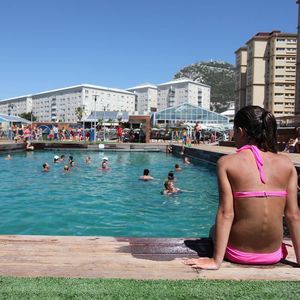 schwimmendes Schwimmbecken