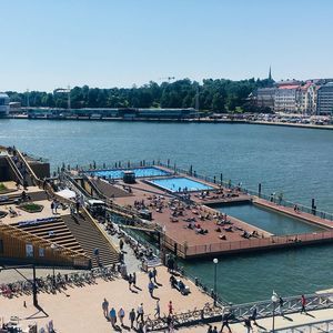 schwimmende Multifunktionsstruktur