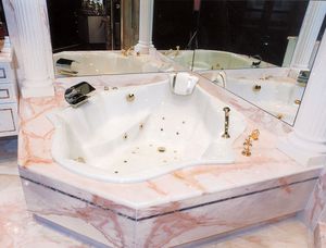 Badewanne für Eckeinbau