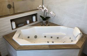 Badewanne für Eckeinbau