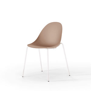 minimalistischer Stuhl 1