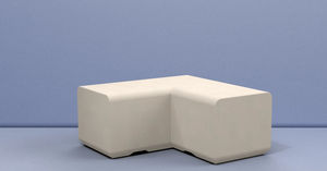 Bank für den öffentlichen Raum / minimalistisches Design
