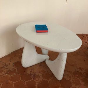 Design-Beistelltisch