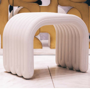 moderner Hocker