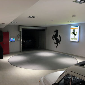 Premium-Parkhebebühne