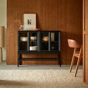 klassischer Geschirrschrank