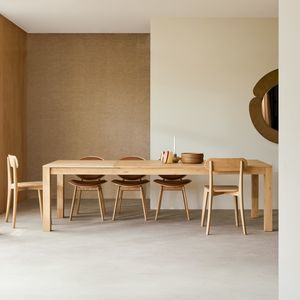Esstisch / minimalistisches Design