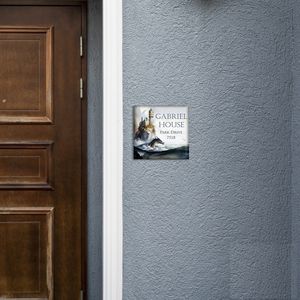 wandmontiertes Schild 1