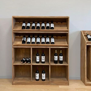 Regal / originelles Design