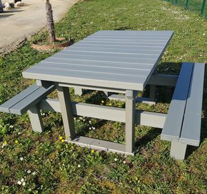 moderner Picknicktisch