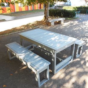 moderner Picknicktisch