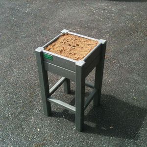 Metall-Aschenbecher
