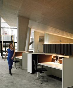 Schreibtisch für Open Space / Laminat / modern / Objektmöbel
