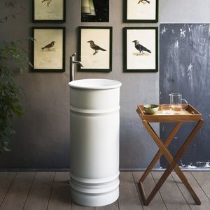 bodenstehendes Waschbecken 1