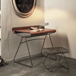 bodenstehender Schreibtisch 1
