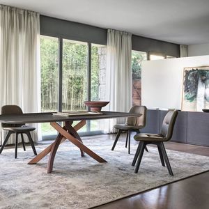 moderner Stuhl 1