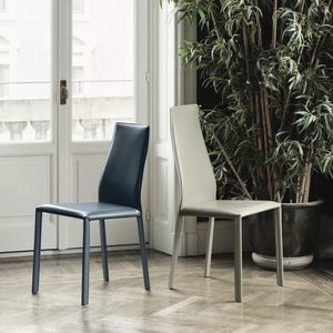 moderner Stuhl 1