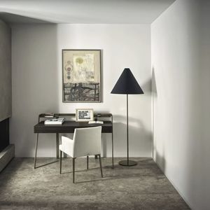 bodenstehender Schreibtisch 1