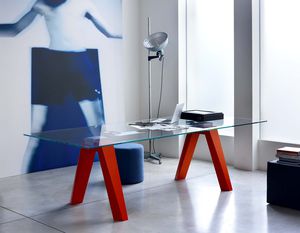 moderner Tisch / Glas / Marmor / mit Fußgestell aus lackiertem Holz
