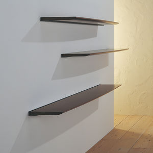 wandmontierte Regale